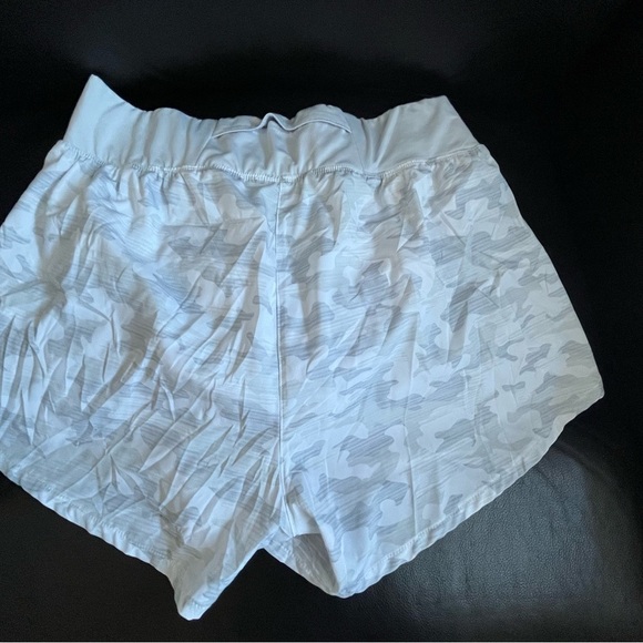 Ladies Asics Medium Running shorts - Picture 2 of 5